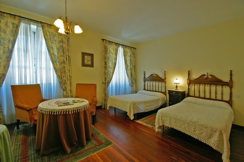 Casa Grande De Trives Bed & Breakfast Puebla de Trives Room photo